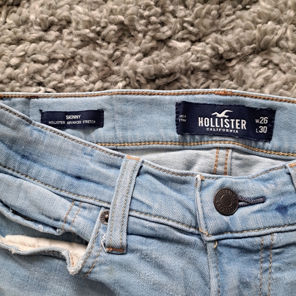 Hollister | Light blue woman's skinny Jean with styled rips - Picture 6 of 9